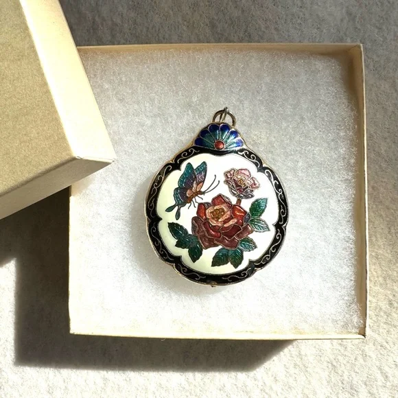 2 Cloisonne Pieces: Puffy Pendant and a Brooch - Picture 7 of 9